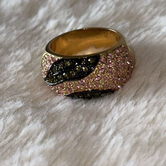 Vintage Crystal Cocktail Ring! - Picture 3 of 8